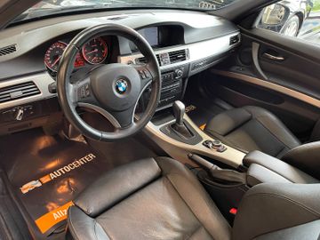 BMW Touring 330d xDrive *PANO*NAVI*PDC*SZHZ*LEDER*