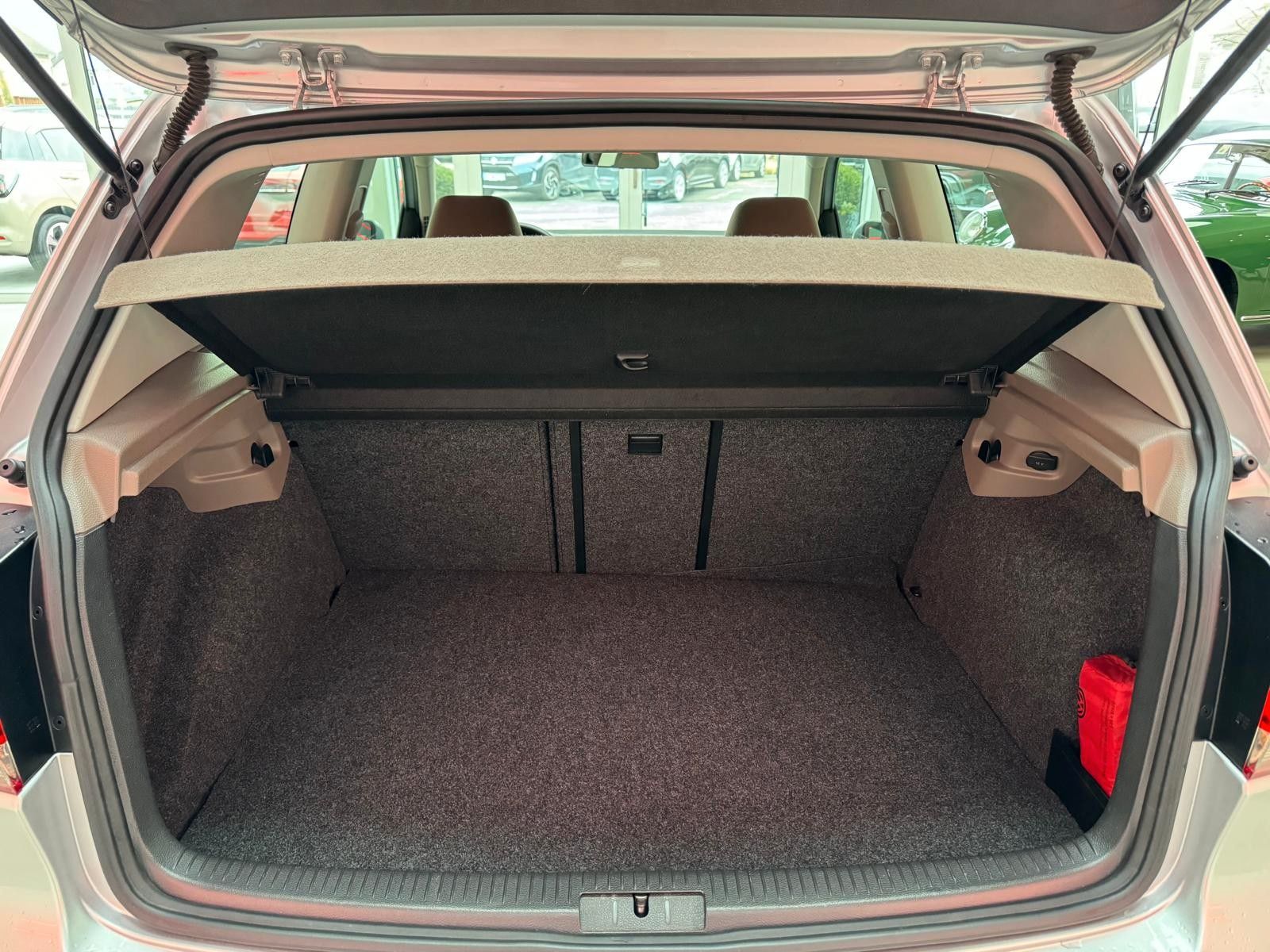 Fahrzeugabbildung Volkswagen Golf VI 1.4 TSI Comfortline*15.000km!*