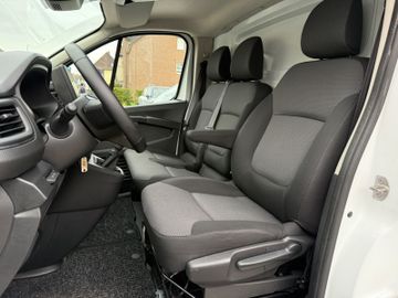 Renault Trafic - 11