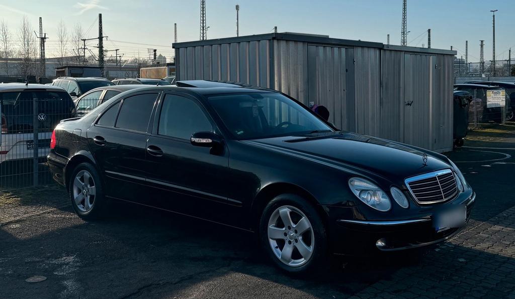 Mercedes-Benz E 200