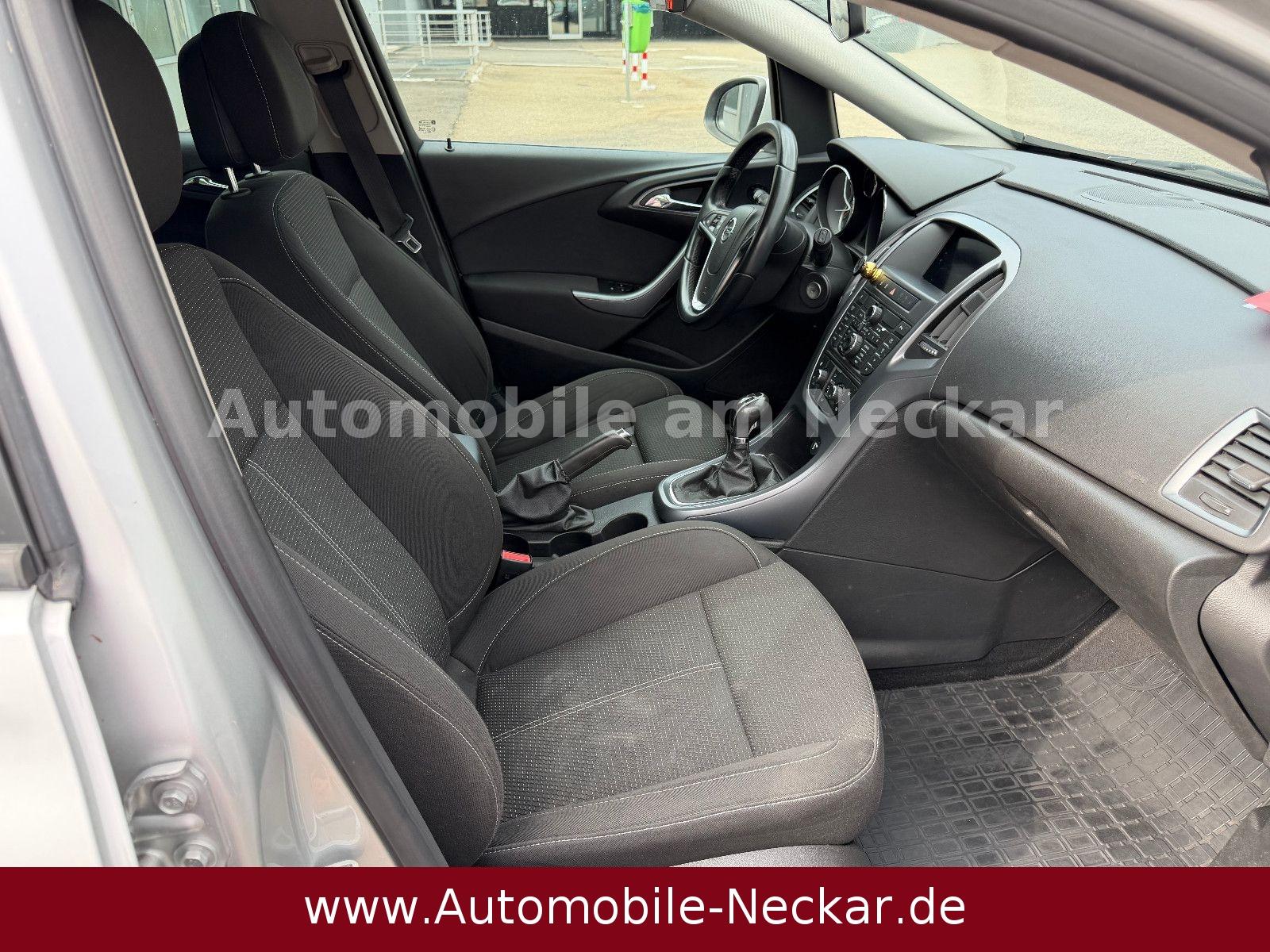 Opel Astra 2013 — photo 12
