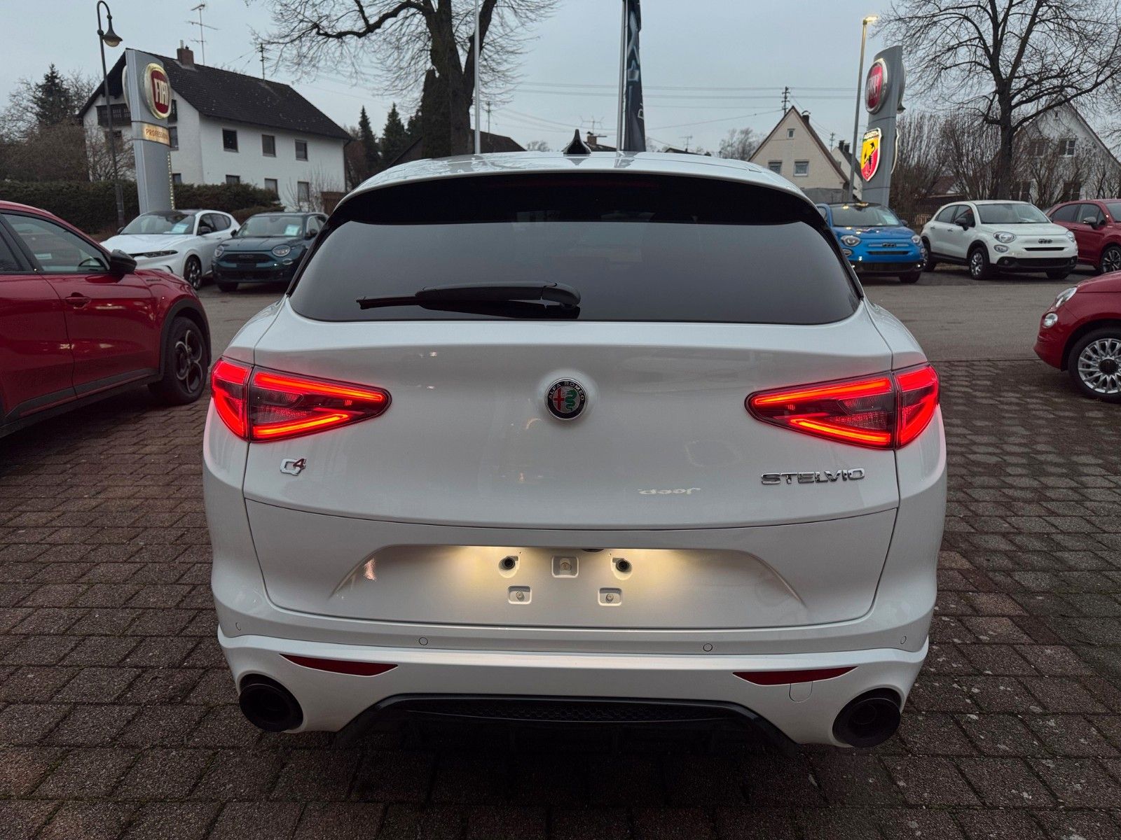 Fahrzeugabbildung Alfa Romeo Stelvio TRIBUTO ITALIANO 280PS Q4 NAVI KAMERA