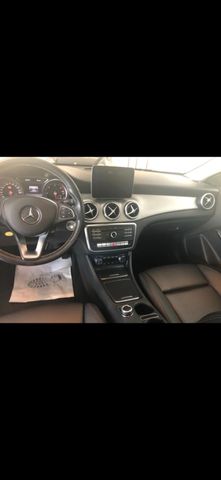MERCEDES-BENZ CLA 220 Shooting Brake