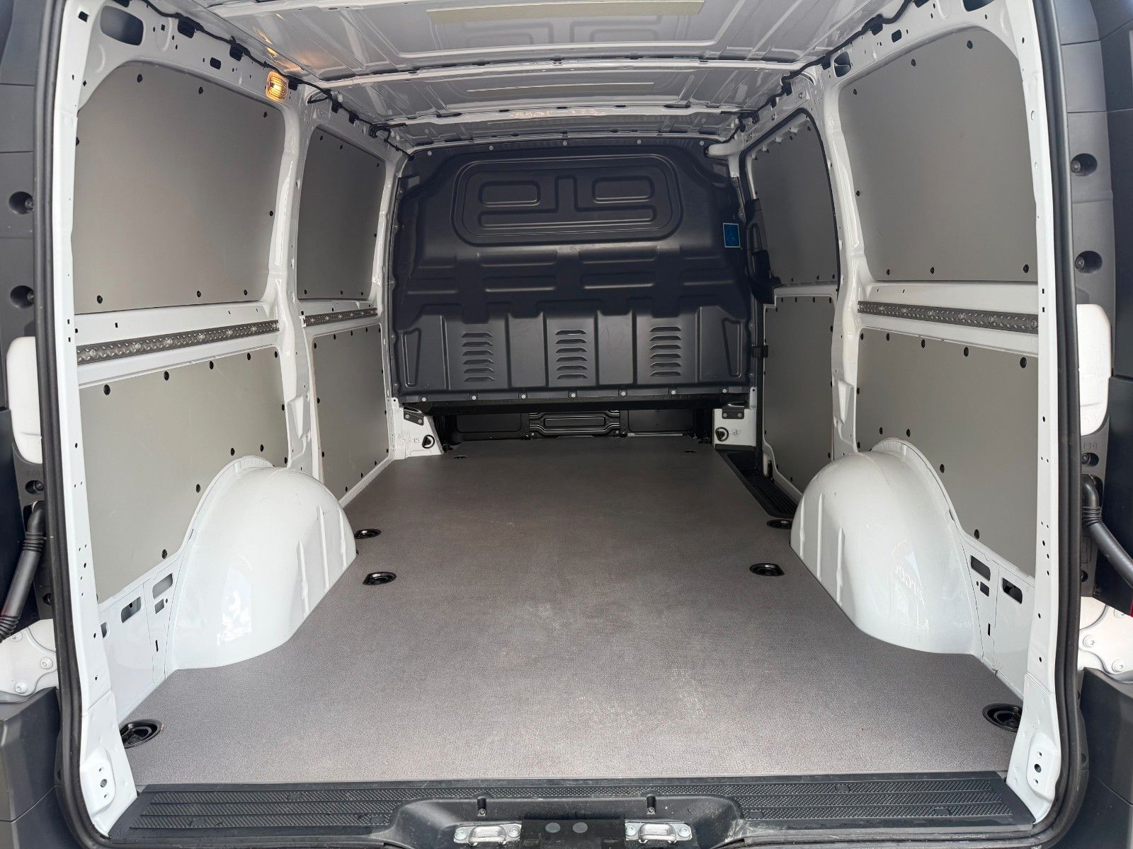 Fahrzeugabbildung Mercedes-Benz Vito 116 CDI 3200 Klima Kamera LED AHK