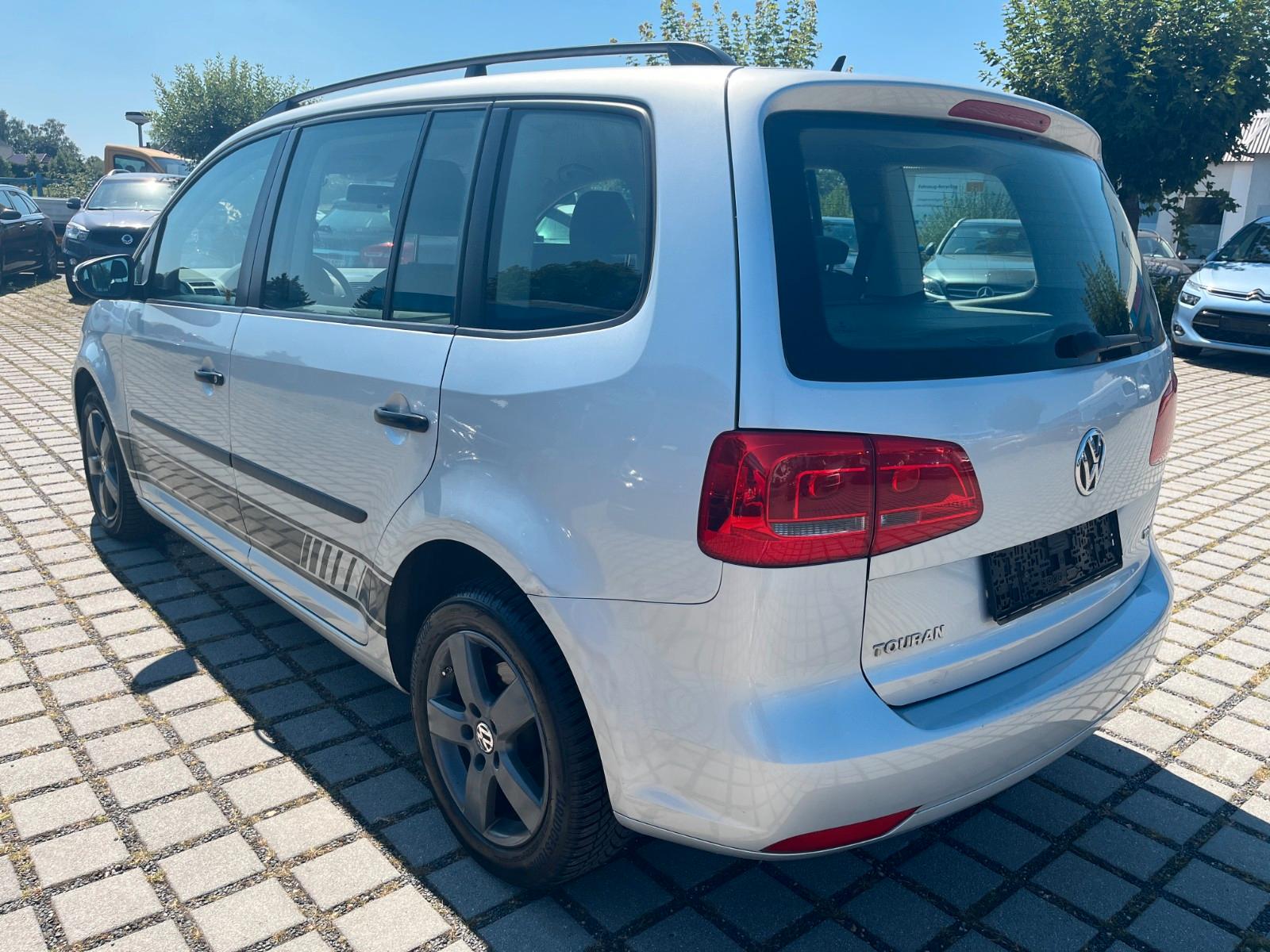 Volkswagen Touran 2011 — photo 6