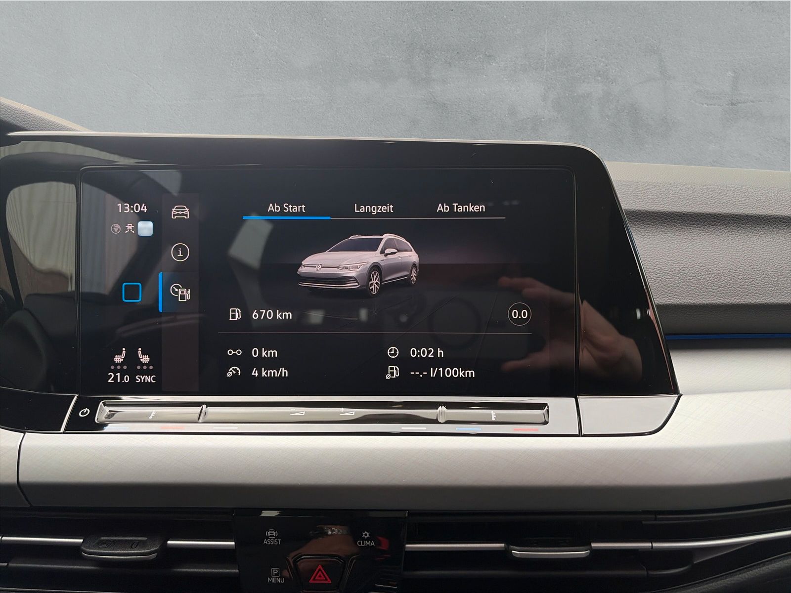 Fahrzeugabbildung Volkswagen Golf Variant 1.5 eTSI Life Kamera AppConnect SHZ