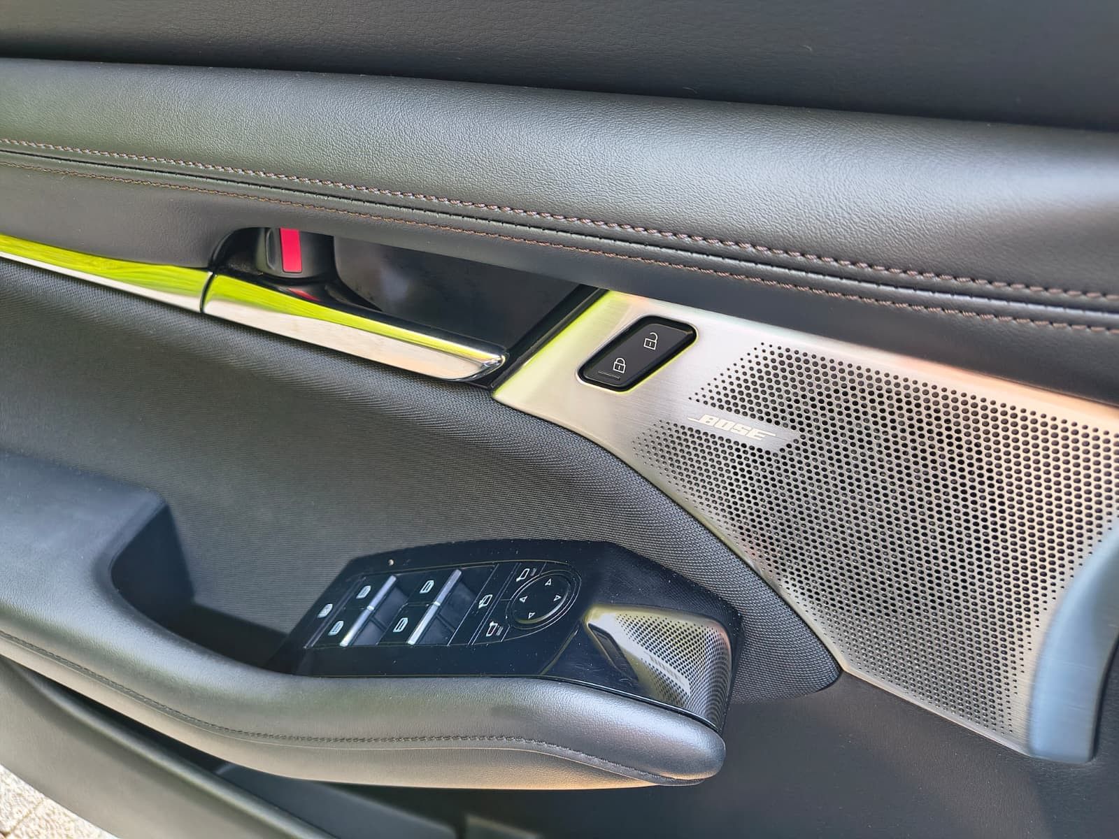 Fahrzeugabbildung Mazda 3 2.0 Auto. Selection LED+NAVI+SHZ+KAM+ACC+BOSE+