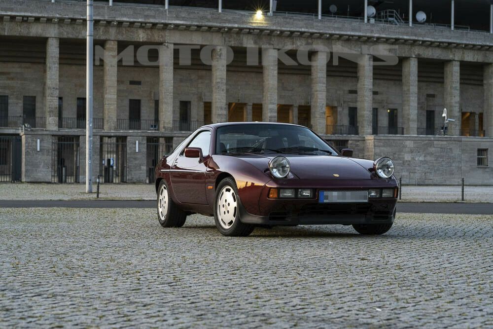 Porsche 928
