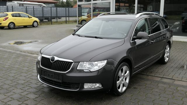 Skoda Superb Combi Elegance/8xAlu/Sitzheizung/Xenon