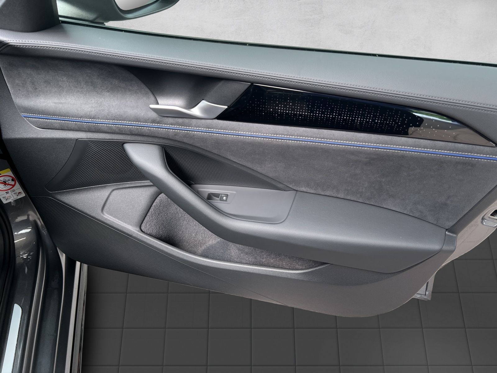 Passat Variant R-Line 1.5 TSI eHybrid AHK*Pano