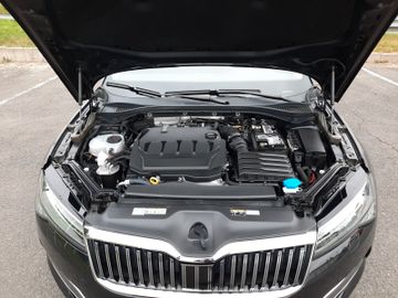 Skoda Superb Combi 2,0 TDI DSG Style Navi LED AHK Stan