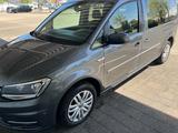 Volkswagen Caddy Maxi Highline 2,0TDI 110KW DSG BMT - Volkswagen Caddy Maxi: TDI