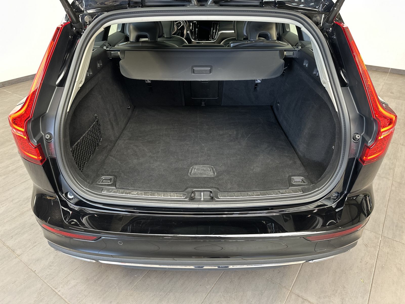 Fahrzeugabbildung Volvo V60 T6 AWD Recharge Inscription NAV+LED+H&K+PANO
