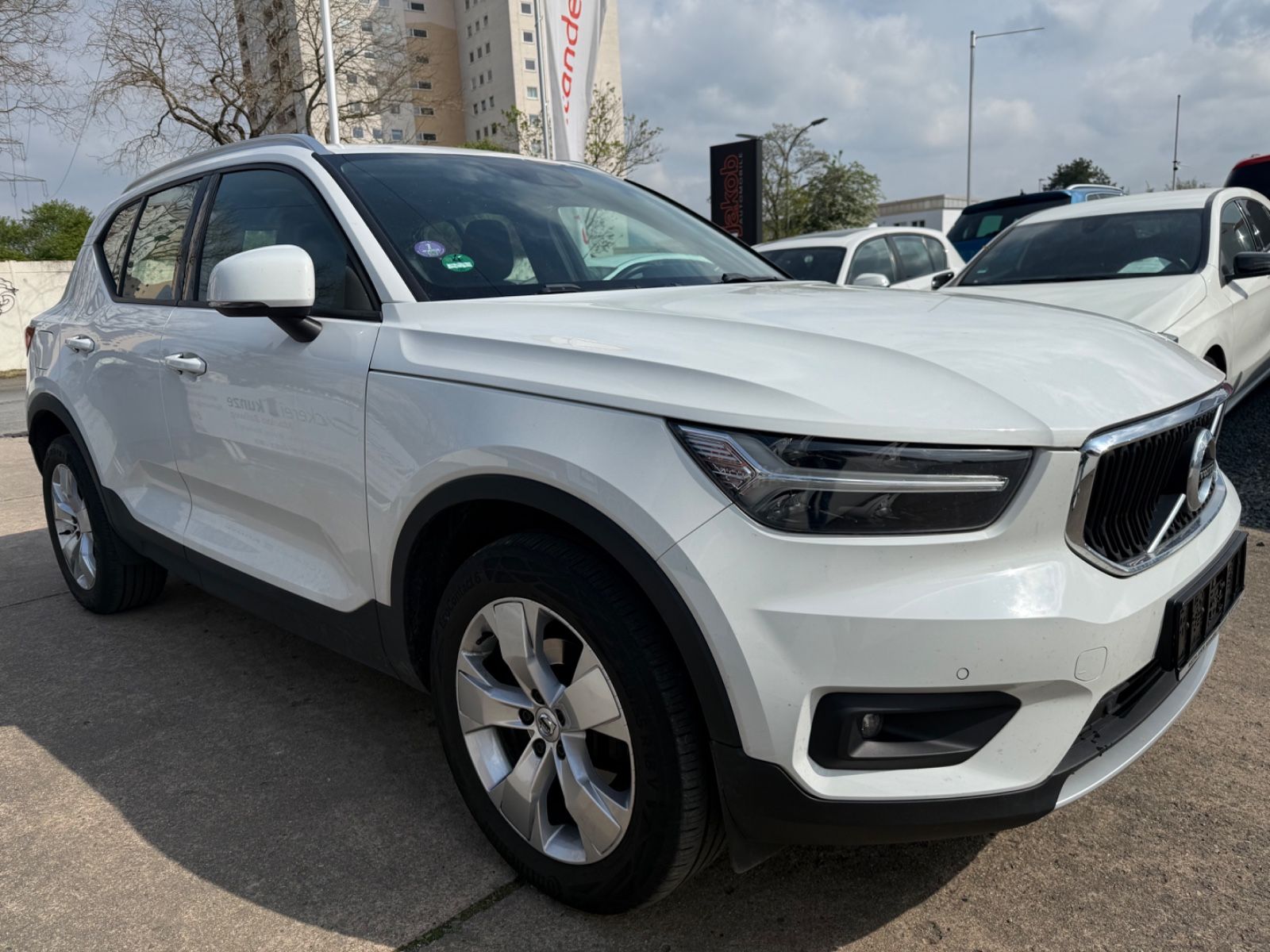Volvo XC 40 XC40 Momentum Pro 2WD + AUTOMATIK+KAMERA+S