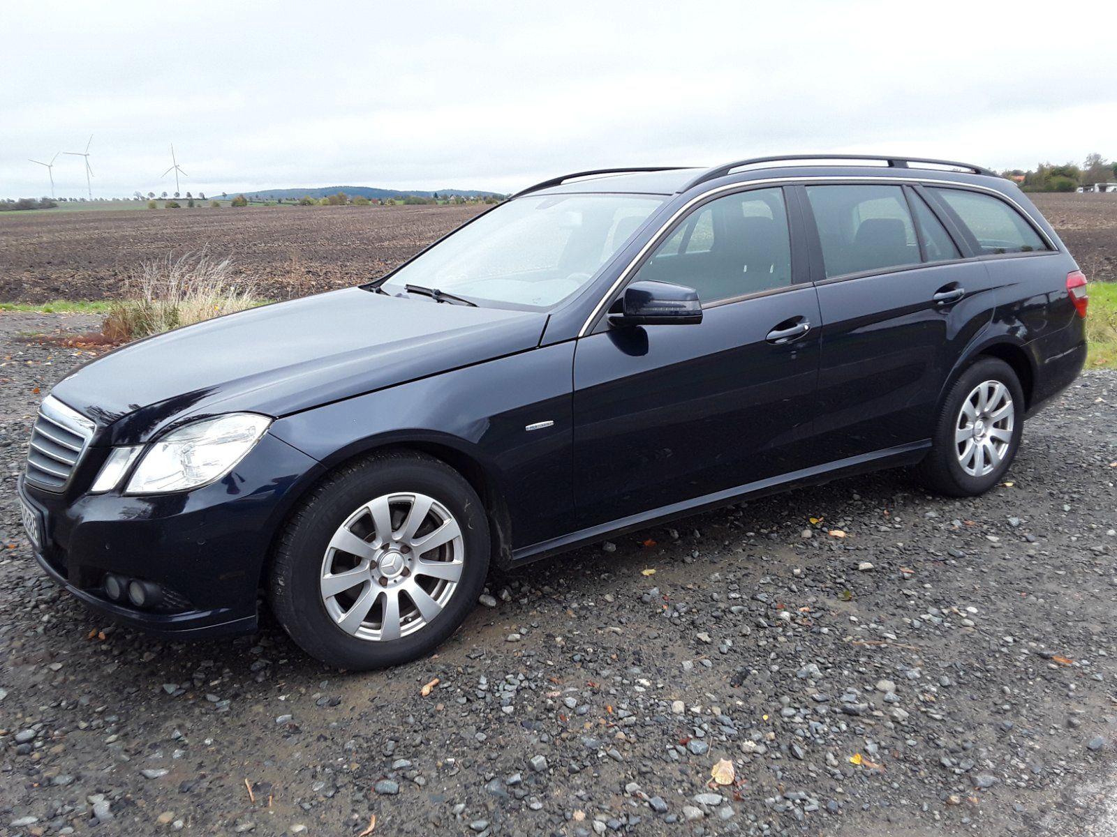 Mercedes-Benz E220 2010 — вигляд ззаду