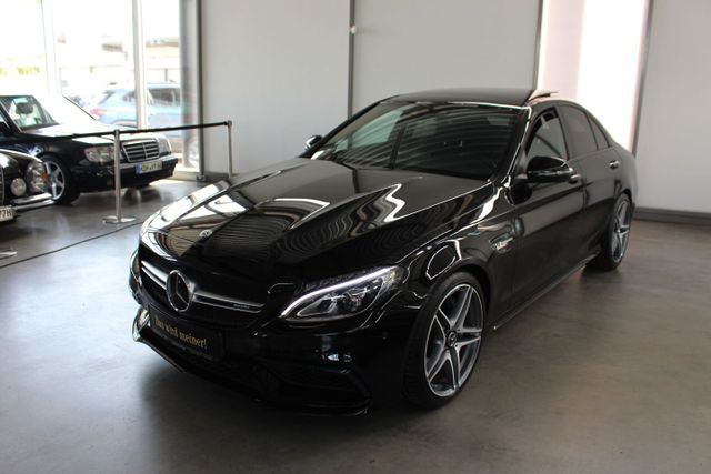 Vorschaubild von:        Mercedes-Benz
                    C 63 AMG COMAND DISTRONIC Panorama Kamera LED
      