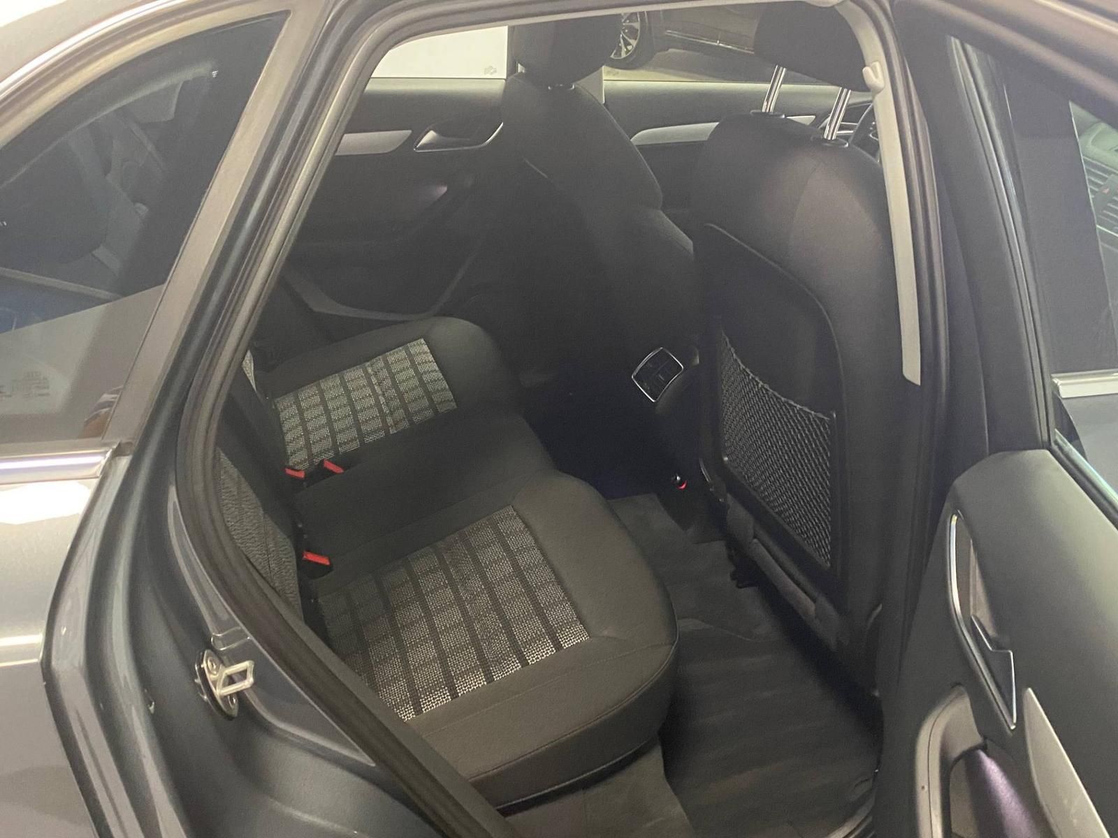 Fahrzeugabbildung Audi Q3 1.4 16V TFSI Sport+AHK+NAVIGATION+Keyless+PDC