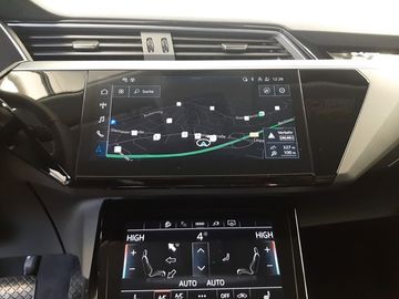 Audi Q8 e-tron - 12