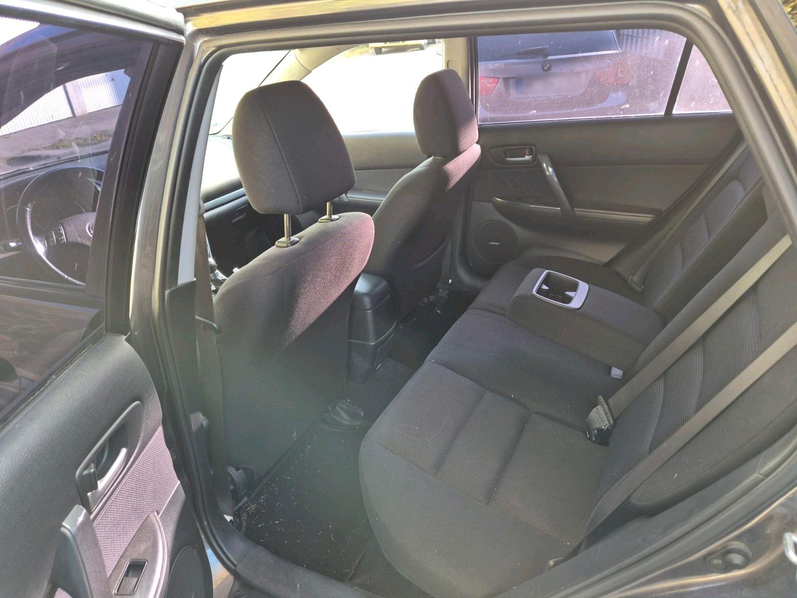 Mazda 2 2006 — салон