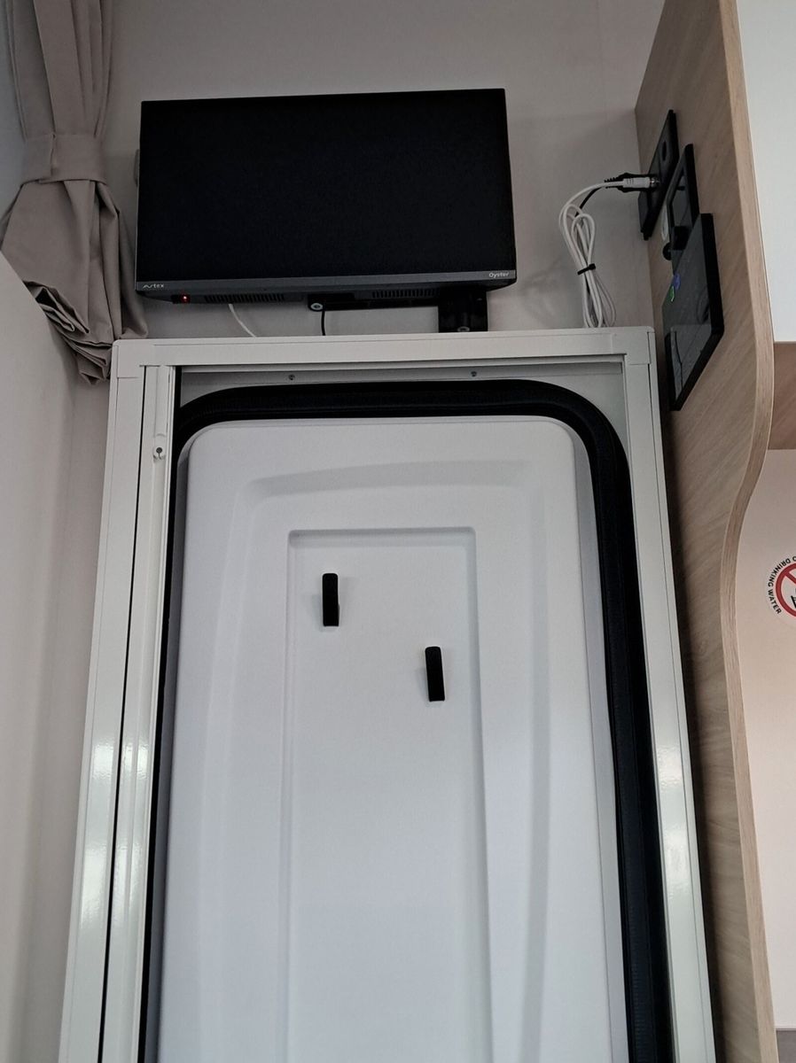 Fahrzeugabbildung Chausson Alkoven C727 First Line  Markise, Solar, RFK