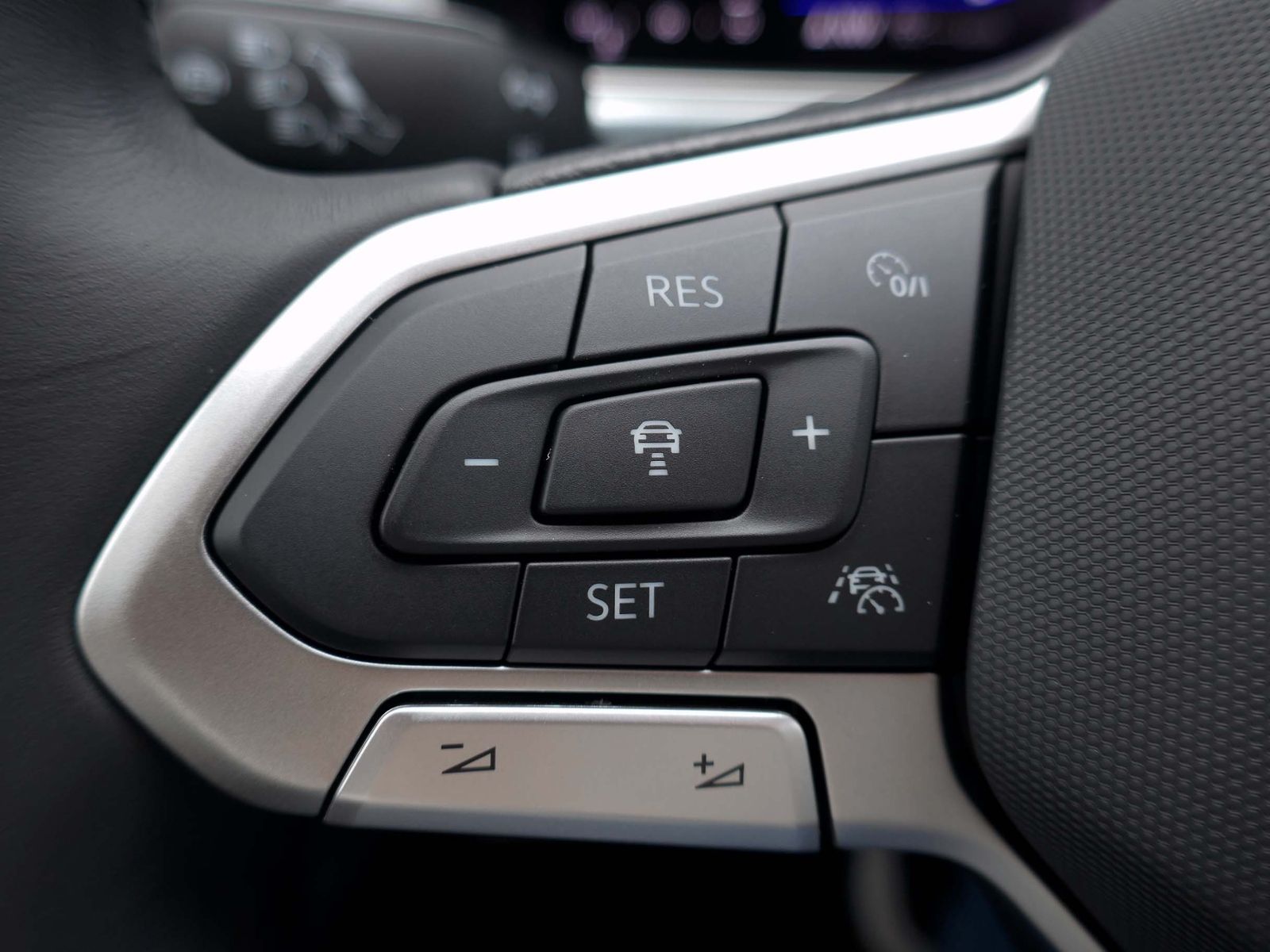 Fahrzeugabbildung Volkswagen T-Roc GOAL 1.5 TSI DSG | LED RFK ACC Navi