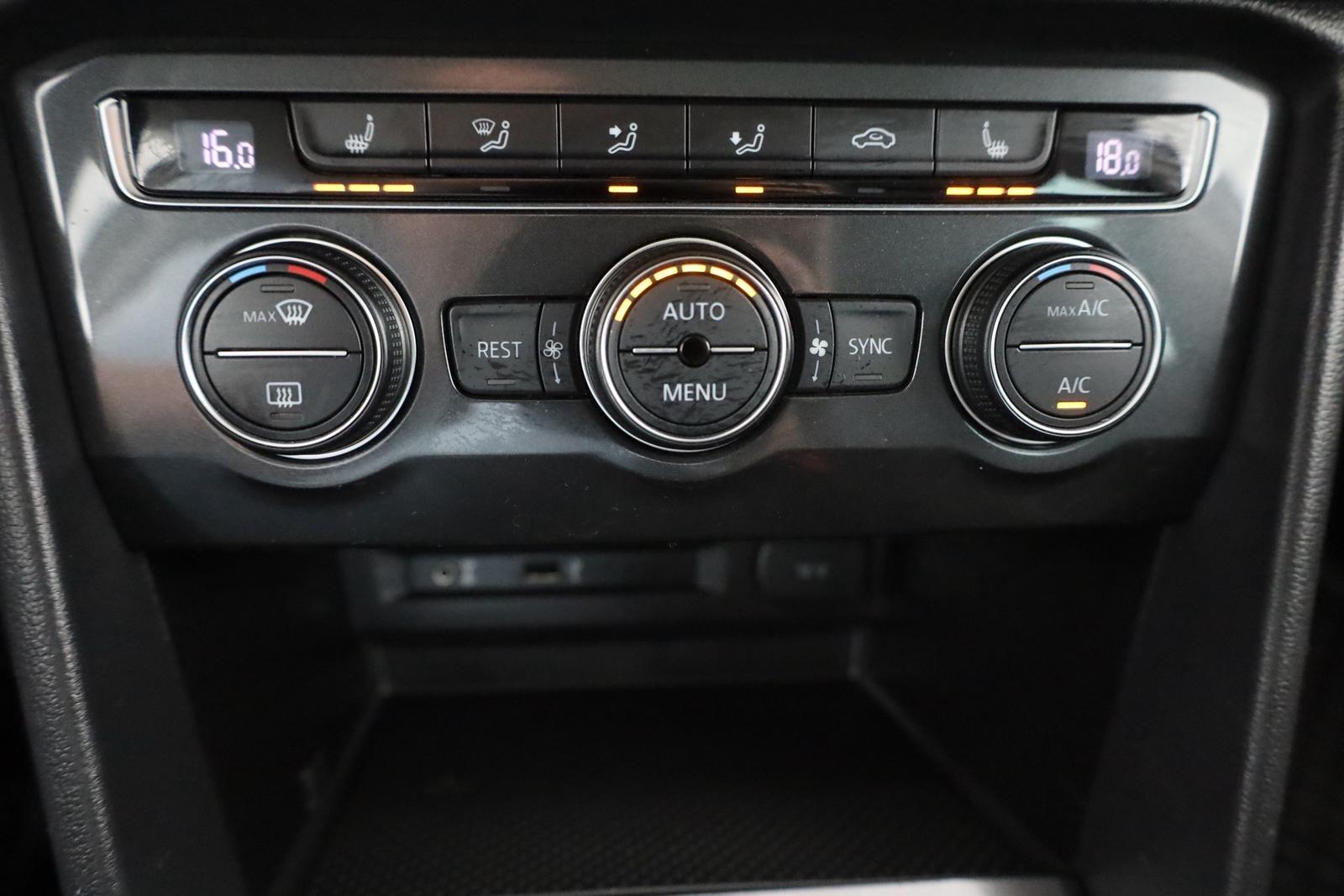Volkswagen Tiguan 1.4 TSI Comfortline LED AHK Kamera ACC