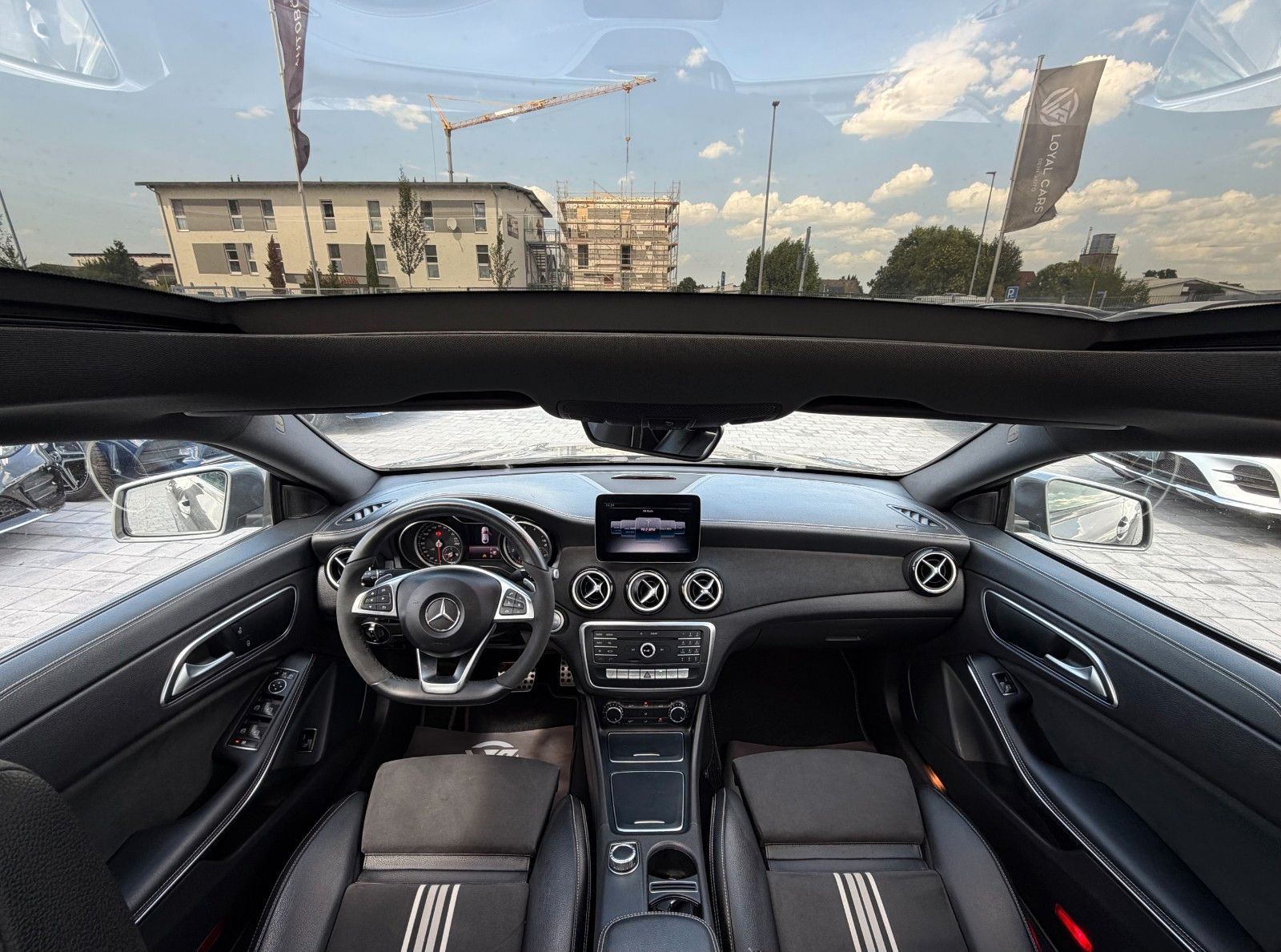 Mercedes-Benz CLA 200 AMG Edition PANO KAMERA LED Ambiente foto 3