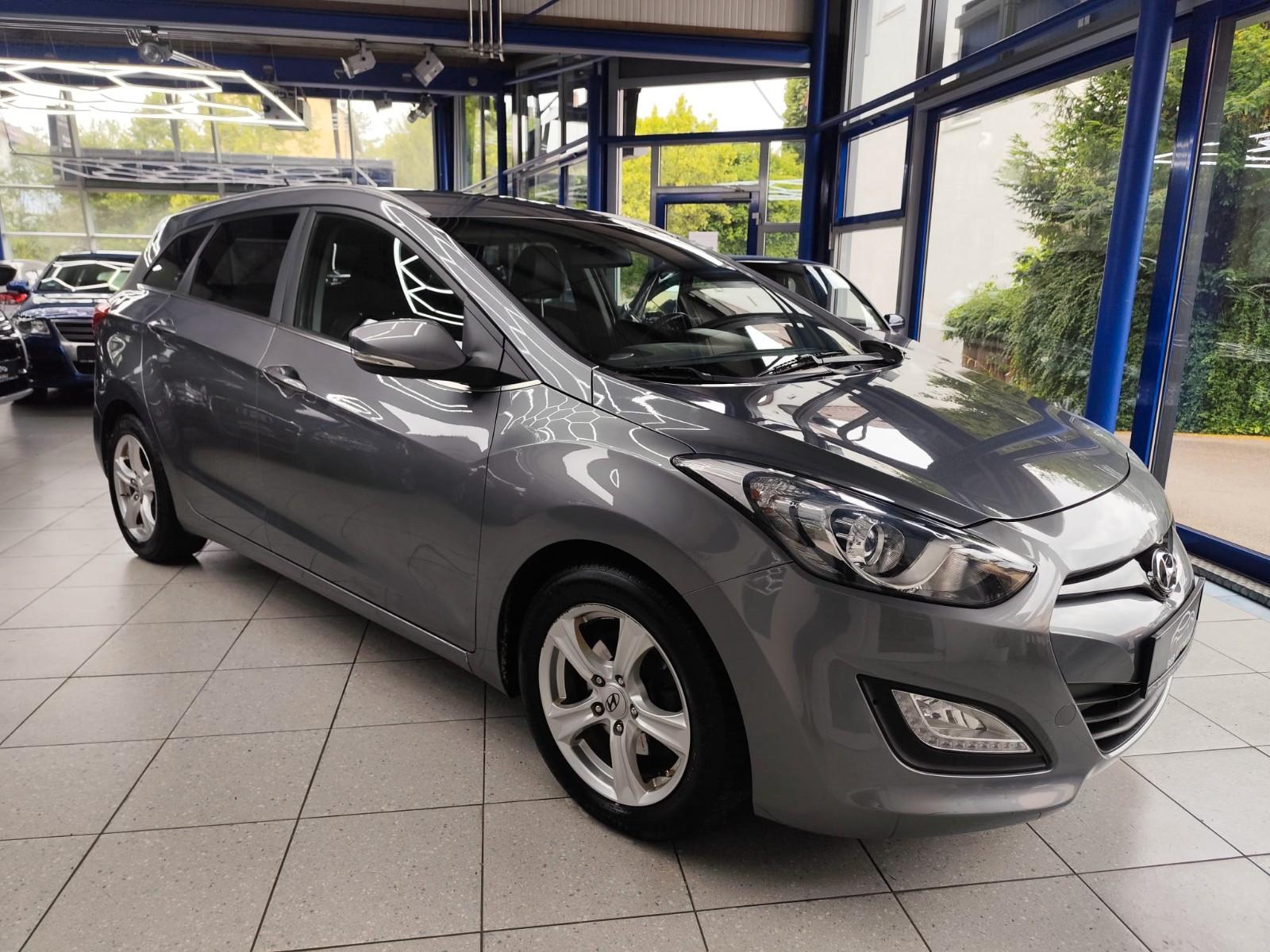 Hyundai i30 cw  ALU, KLIMA, AHK, PDC, LEDER, TEMPOMAT