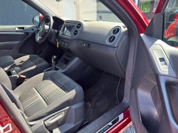Volkswagen Tiguan - 10