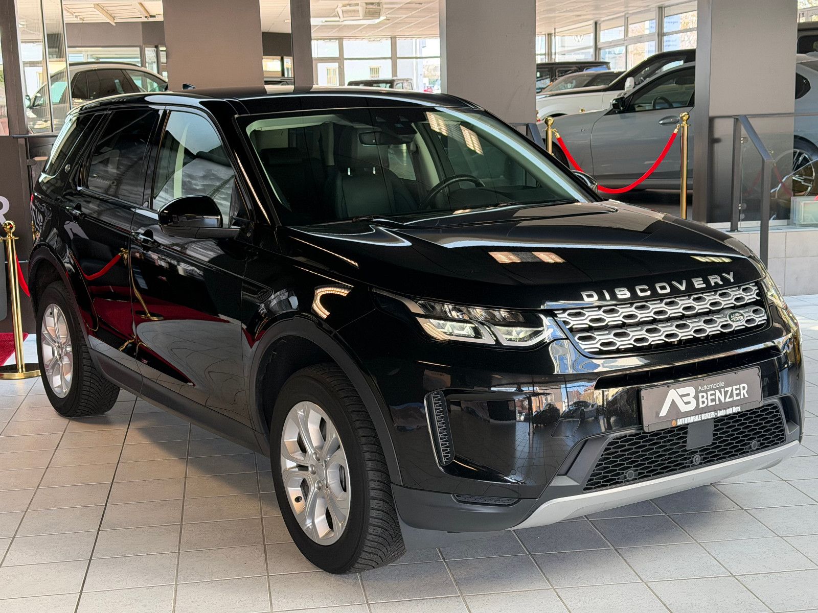 Fahrzeugabbildung Land Rover Discovery Sport S /PANORAMA/HUD/KAMERA/ACC
