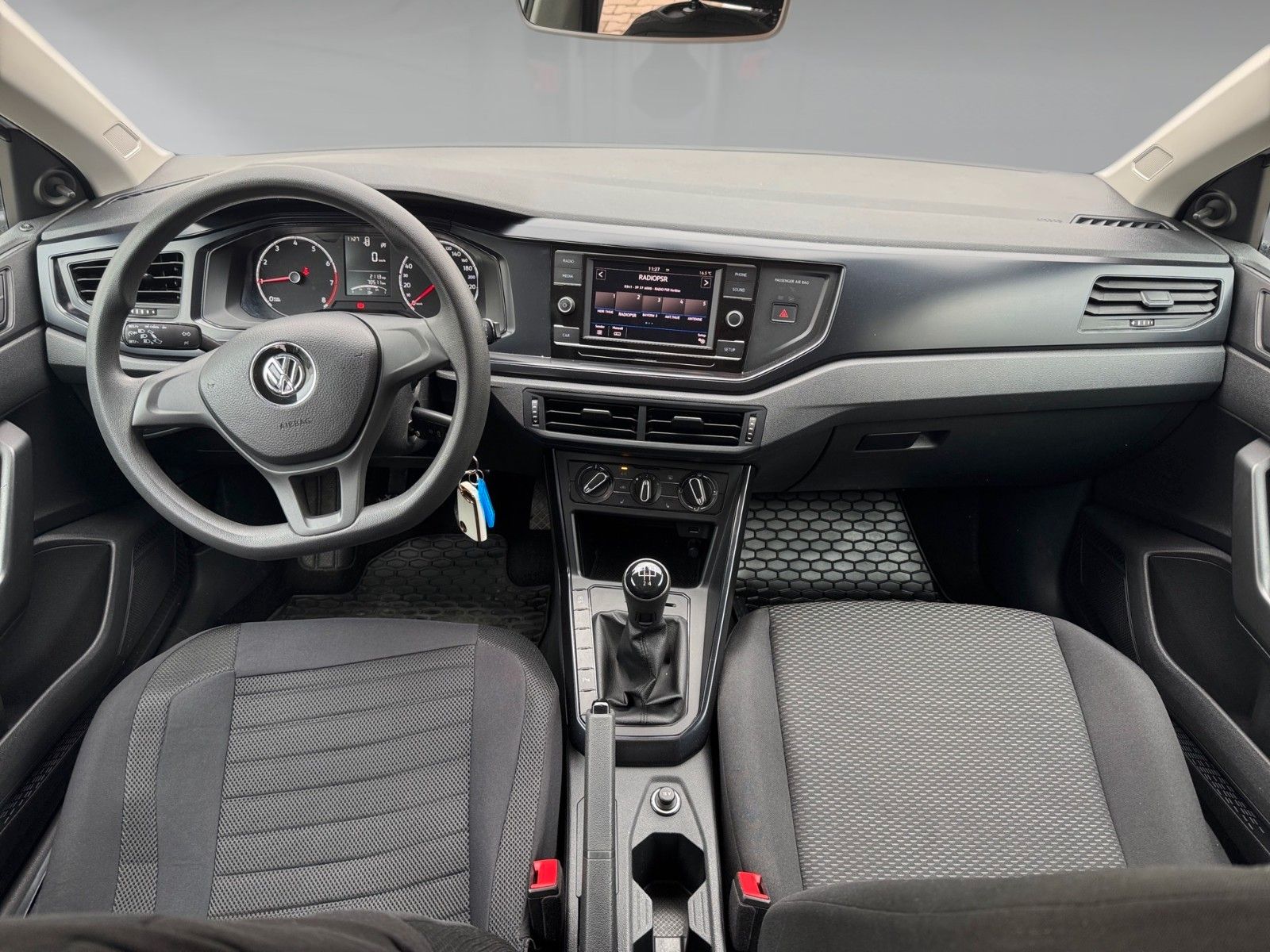 Volkswagen Polo VI Trendline – Bild 8