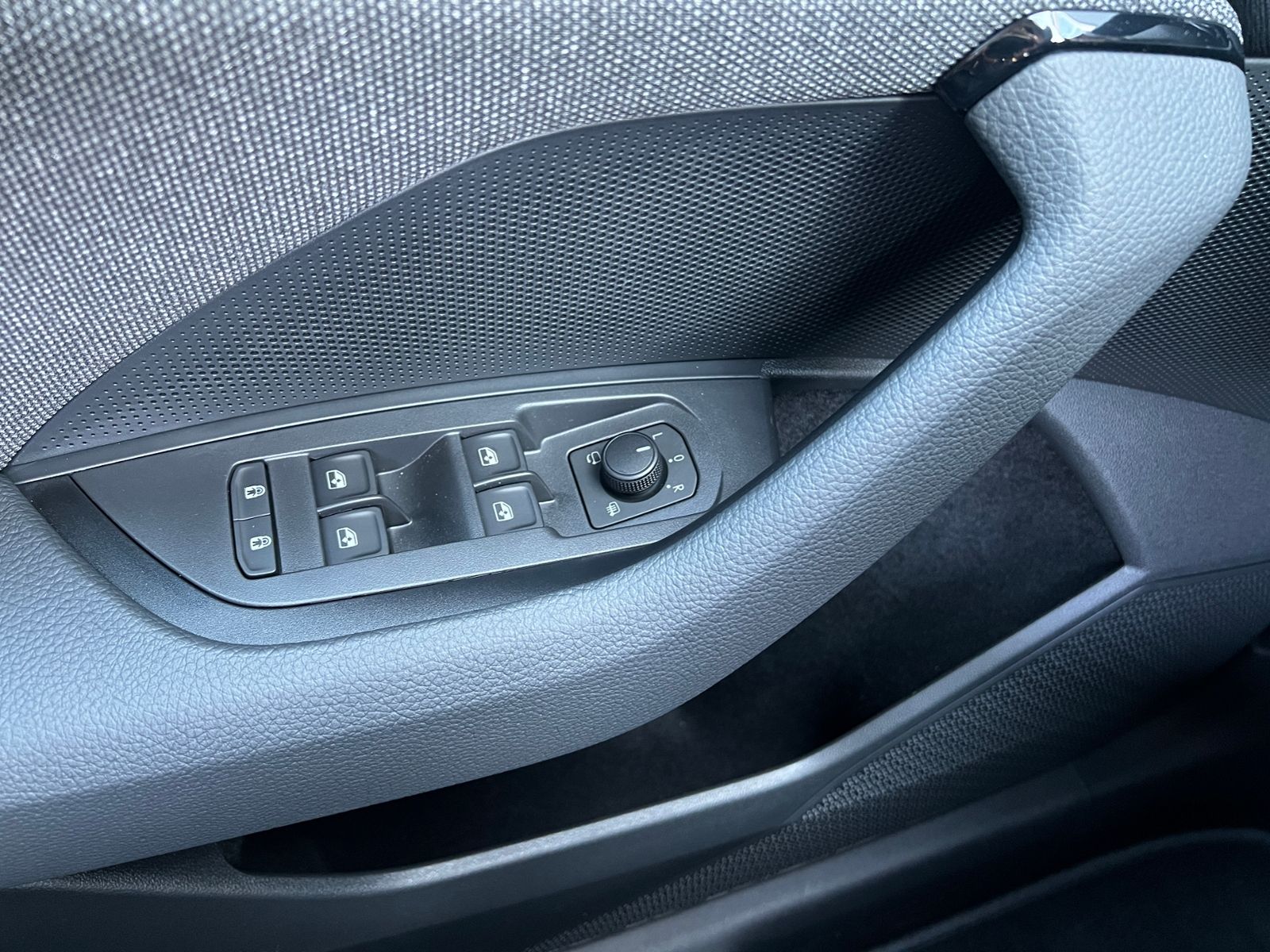 Fahrzeugabbildung SKODA Kodiaq Selection 2.0 TDI DSG 4x4 *AHK, Navi, Kam