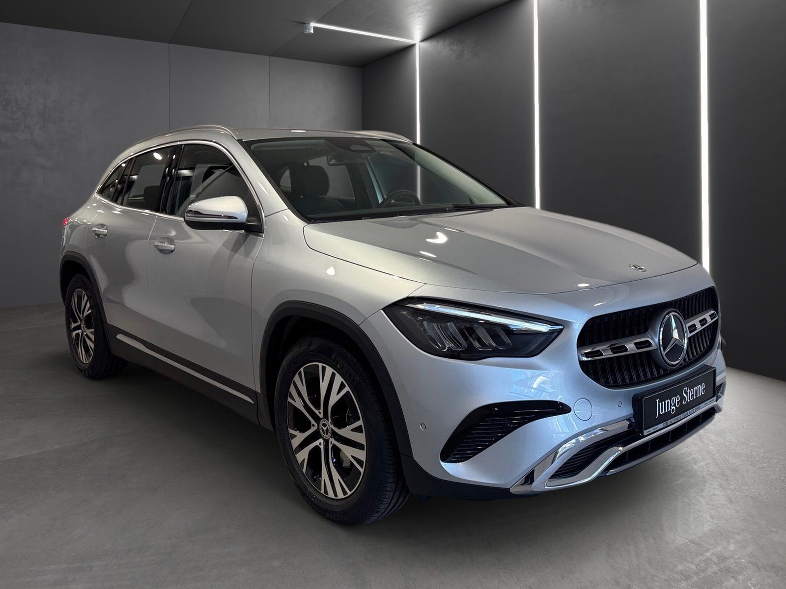 Fahrzeugabbildung Mercedes-Benz GLA 200*AHK*Totwinkel*Kamera*LED*Winterpaket