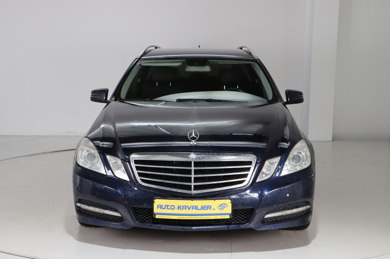 Fahrzeugabbildung Mercedes-Benz E 220 CDI T BlueEFFICIENCY Avantgarde