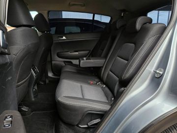 Kia Sportage Vision 2WD-NAVI-SHZG-AHK-SR+WR-ALU