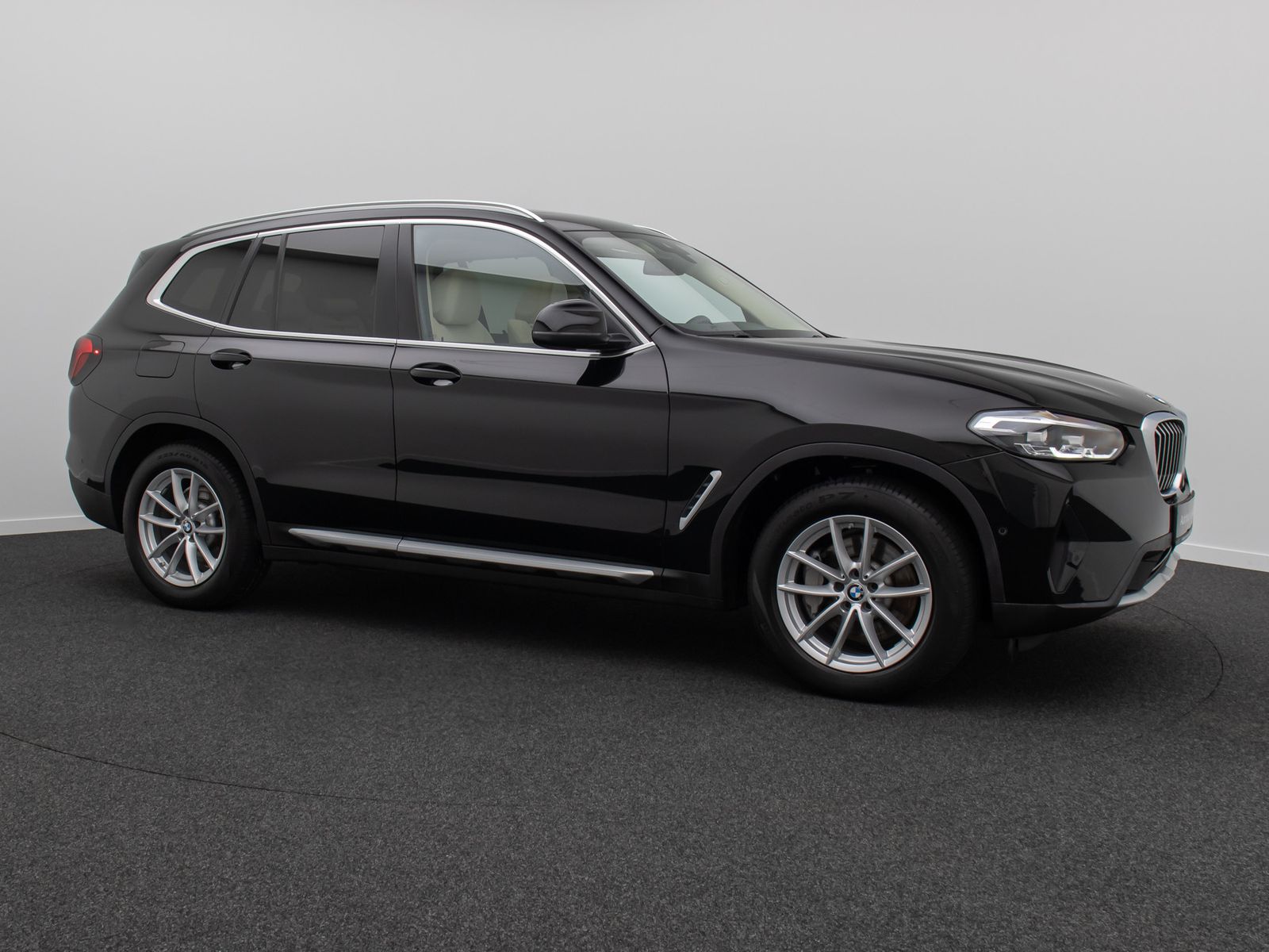 Fahrzeugabbildung BMW X3 xD30d H/K DAB Kamera Leder Panorama MSport