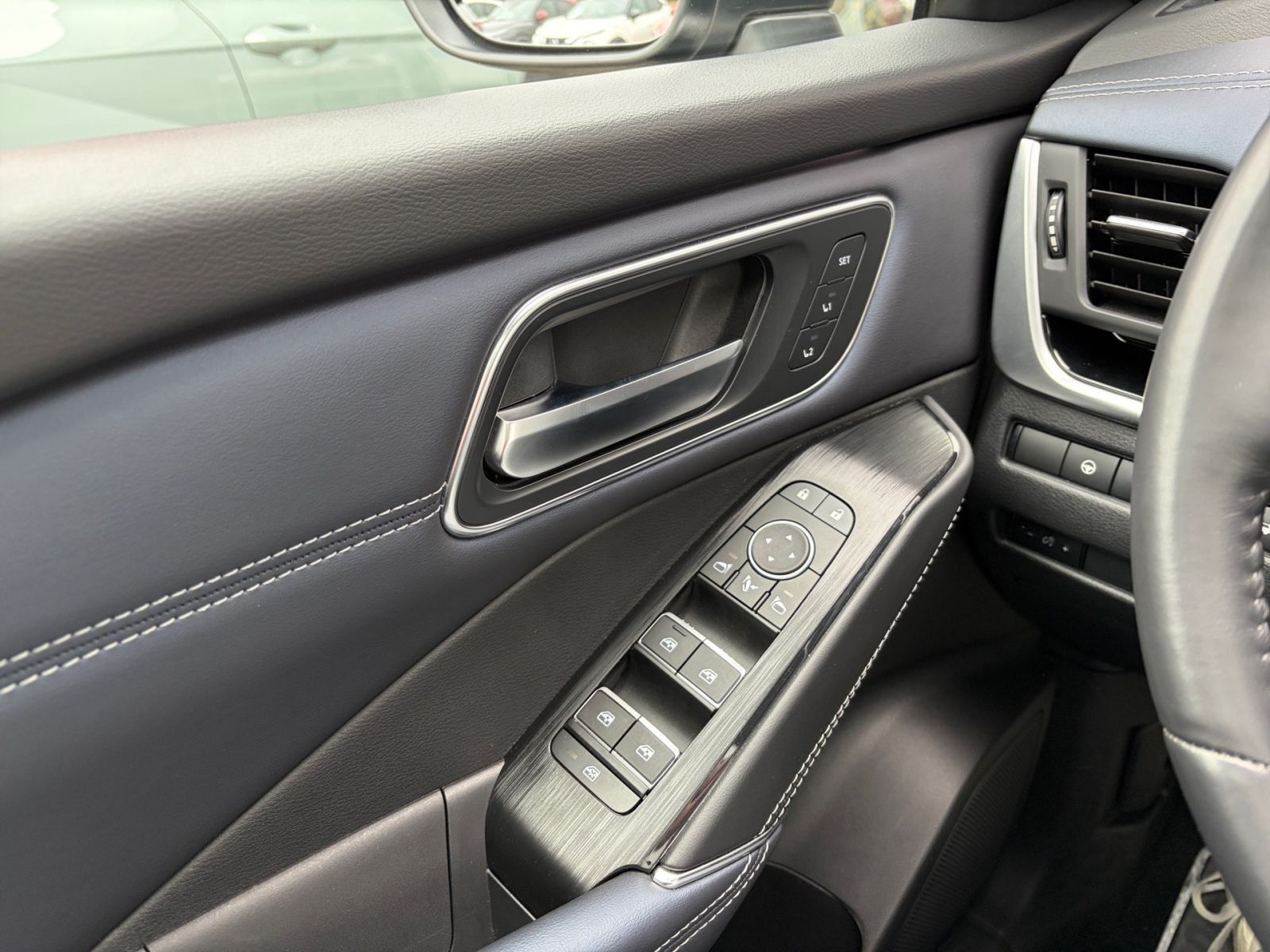 Fahrzeugabbildung Nissan Qashqai 1.3 DIG-T Tekna+ 4x4*SHZ*Navi*360°Kamera