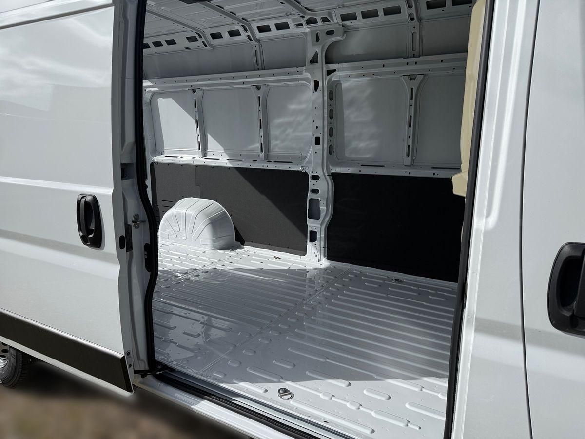 Fahrzeugabbildung Opel Movano Heavy L3H2 Kastenwagen 140 MT6