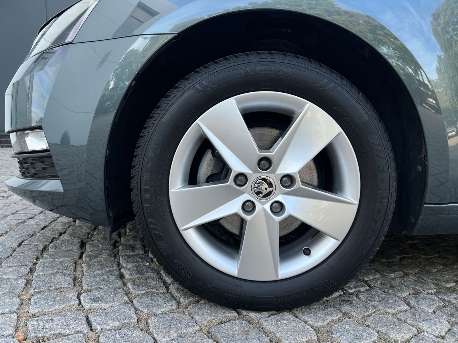 Fahrzeugabbildung SKODA Octavia III Combi Ambition 1.5 TSI DSG *Navi, Cl