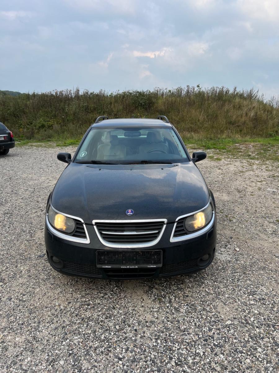 Saab 9-5 2009 — салон
