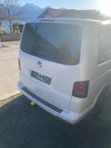 Volkswagen T5 Multivan - weiße Volkswagen T5 Multivan