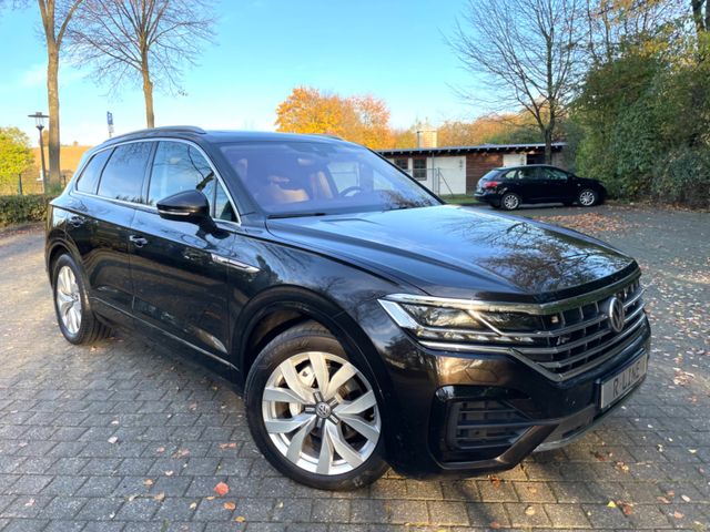 Volkswagen Touareg 3.0 V6 TDI R-line 4MOT ACC PANO LED AHK