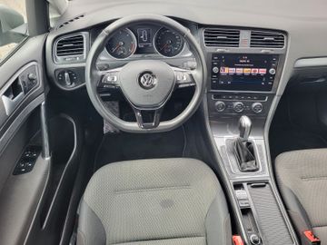 Volkswagen Golf - 9