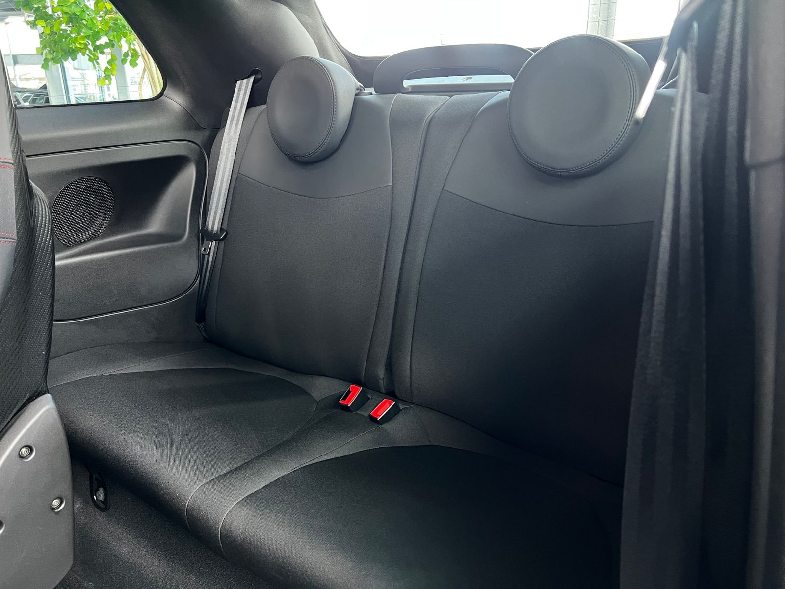 Fahrzeugabbildung Abarth 595C esseesse AKRAPOVIC XENON NAVI ALU