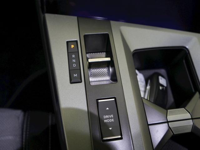 Grandland B GS HYBRID eDCT+LED MATRIX+NAVI+360 G