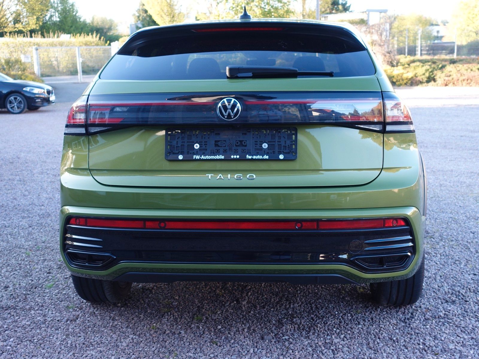 Fahrzeugabbildung Volkswagen Taigo 1.5 TSI DSG R-Line Black Style AHK Assist