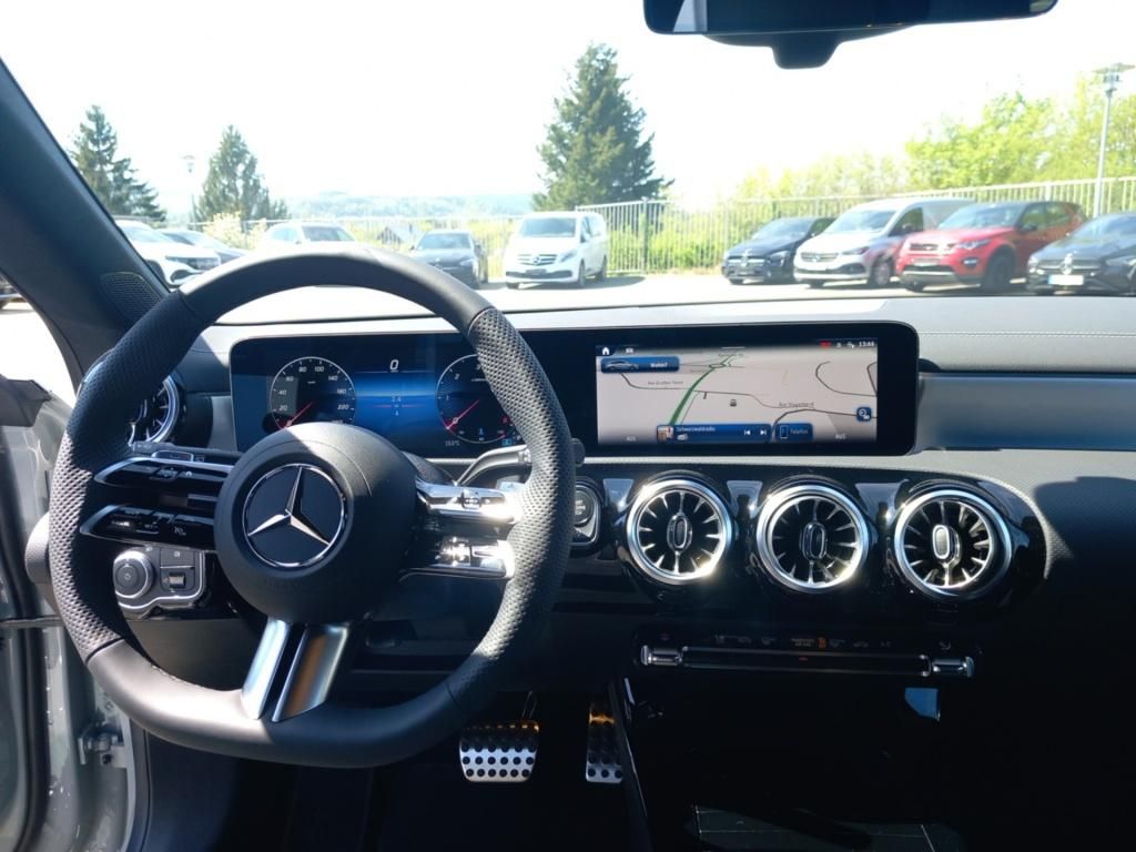 Fahrzeugabbildung Mercedes-Benz CLA 200 d SB AMG*Night*LED*Distronic*PDC*360°
