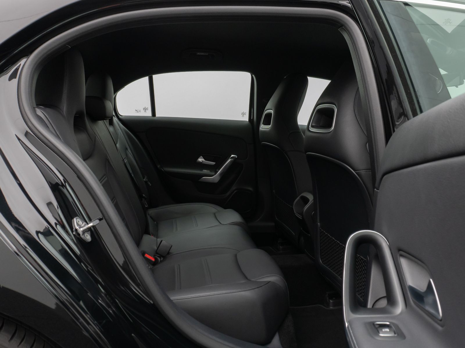 Fahrzeugabbildung Mercedes-Benz A 200 Navi PDC LED Sitzhzg Tempomat Sport 8fach