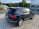 Volkswagen Touareg R-Line 3.0 V6 TDI Vollausstattung - Volkswagen Touareg in Nürnberg