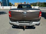 Mitsubishi L200 Plus Club Cab 4WD - Mitsubishi L200: Geländewagen